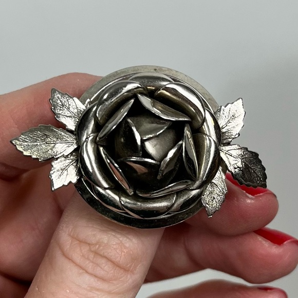 Vintage Silver Floral Pin - Picture 3 of 4